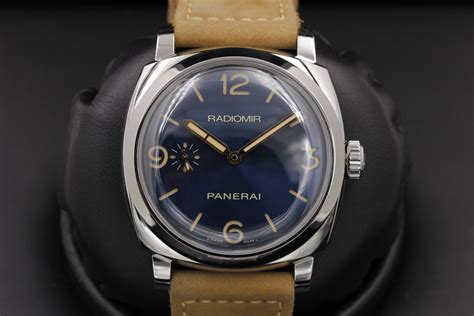 Panerai Radiomir 1940 PAM 690 .